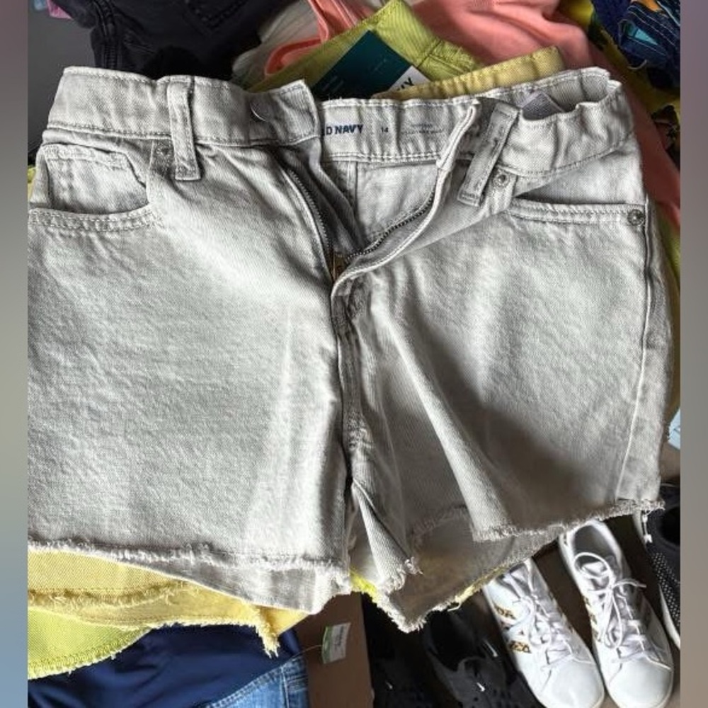 Old Navy Women's Light Gray Jean Shorts